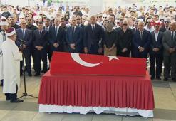 Sanatçı Kenan Işık için, Ahmet Hamdi Akseki camiinde cenaze namazı kılındı