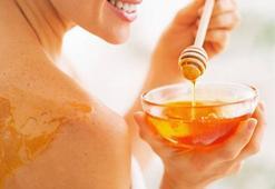 Sivilce izlerinden eser bırakmıyor! Tek başına kullanmak doğru değil, sürüp bekletin