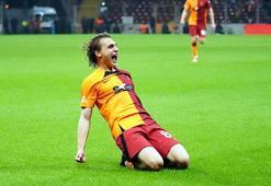 Galatasaray'dan ayrılan Hamza Akman imza için Danimarka'da