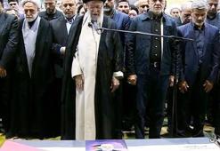 Hamas lideri Haniye'nin cenaze namazını İran'ın dini lideri Hamaney kıldırdı