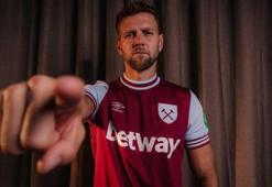 Niclas Füllkrug'un imza töreninden kareler