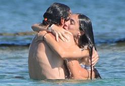 Merve Dizdar ile Cihan Ayger'in romantik Çeşme tatili