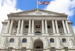 BoE'den faiz indirimi beklentileri arttı