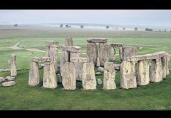 Stonehenge’in yolları taştan