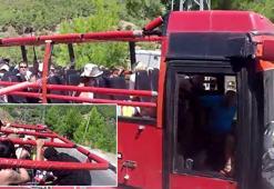 Yer: Antalya! Turistlerin su savaşına katılmak isteyen şoför direksiyonu bırakınca olanlar oldu