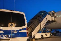 Almanya 28 suçluyu Afganistan'a sınır dışı etti