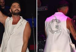 Gökhan Özen gazetecileri 45 dakika bekletti, röportaj vermeden sahneye çıktı!