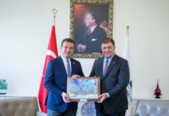 İzmir Büyükşehir Belediye Başkanı Tugay, İmamoğlu'nu makamında ağırladı