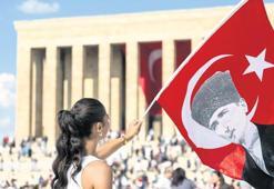 Fener alayları geceyi aydınlattı