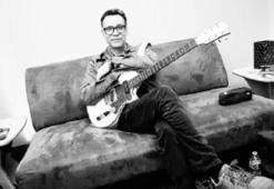 Salondan kahkahalar yükseliyor