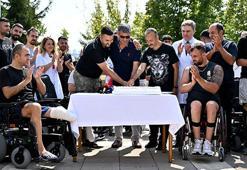 Yusuf Dikeç, tedavisi devam eden gazileri ziyaret etti!