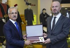 Bakan Uraloğlu, başkentteki PTT Pul Müzesi'ni ziyaret etti