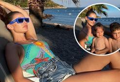 Fahriye Evcen tatile doyamadı! Oğulları Karan ve Kerem'le poz verdi