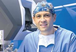 Kalın bağırsak kanserlerinde robotik cerrahi hızlı iyileşme sağlıyor