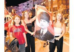 Kurtuluşun meşalesi Balıkesir’i aydınlattı