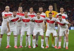MİLLİ MAÇ SKOR BİLGİLERİ! Türkiye-İzlanda Uluslar Ligi maçı kaç kaç bitti? İlk 11'ler belli oldu!