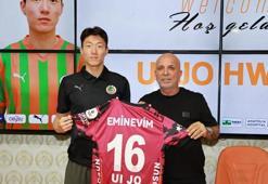 Ui-Jo Hwang'ın imza töreninden kareler