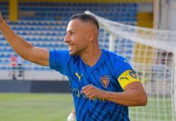 37 yaşındaki Yasin Öztekin döktürüyor! Lige süper başladı