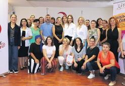 Kadınlar için el ele