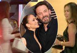 Evlilik yıl dönümünde boşanma davası açmıştı! Hollywood'un en ünlü boşanma avukatıyla anlaştılar