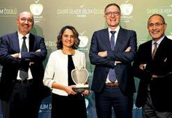 Sabri Ülker Bilim Ödülü Dr. Karslıoğlu’na verildi