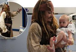 'İtibarımı kurtardım' demişti! Kaptan Jack Sparrow, hasta çocukları ziyaret etti