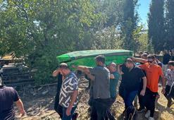 4 kişinin öldüğü kazada hayatını kaybeden çocuk Uşak'ta defnedildi