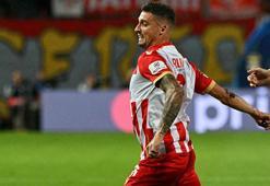 Rade Krunic Şampiyonlar Ligi'nde Kızılyıldız'ı yaktı! Sırp basını yerden yere vurdu