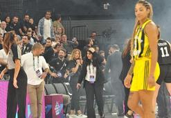 Fenerbahçe-Beşiktaş derbisindeki olaylardan kareler