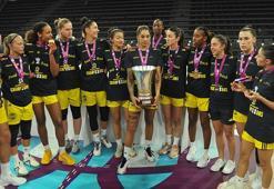 Bakan Bak'tan Fenerbahçe Opet'e tebrik mesajı!