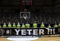 Danilo’s Pizza Spor Kulübü'nden 'Yeter' pankartı