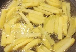 Çıtır çıtır patates kızartmasının sırrı! Restoranda yediklerinizden katbekat daha iyi oluyor