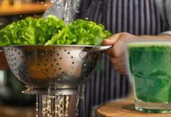 Melatonine yeni alternatif: Marul suyu! 1 bardağı bile yeterli, mışıl mışıl uyutuyor