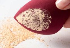 Bilmeden yapıyoruz! 1 kez ıslatın, makyaj süngeri vantuz gibi mikrobu emiyor