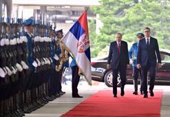Cumhurbaşkanı Erdoğan Sırbistan'da resmi törenle karşılandı