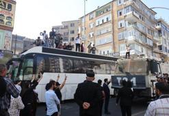 Diyarbakır’da izinsiz gösteride terör propagandası yapan 6 kişi gözaltına alındı