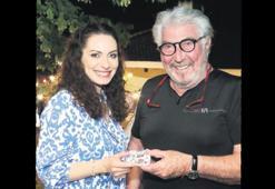 Bu kez kızıyla aynı filmde!