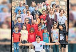 Depremzede çocuklarla buluştu