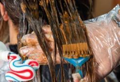 Yüze, göze bulaşan saç boyasının çaresi! Bekletip durulayın, anında çözülecek