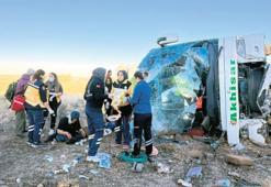 Tur otobüsü devrildi: 6 ölü 34 yaralı