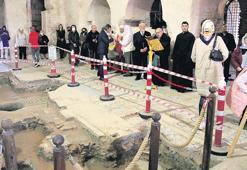 ‘Noel Baba’nın ayak bastığı mozaik kapatıldı