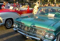 Ziyaretçi akınına uğradı! Cumhuriyetin 101'inci yılında 101 klasik otomobil