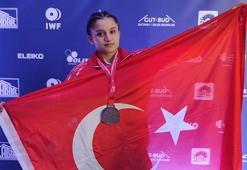Avrupa Şampiyonası'nda Milli halterci Medine Saime Balaban'dan bronz madalya