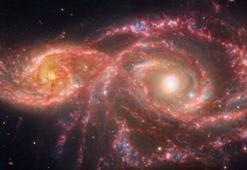 Uzay teleskopları iki galaksiyi görüntüledi! "Kanlı gözler" Dünya'yı izliyor