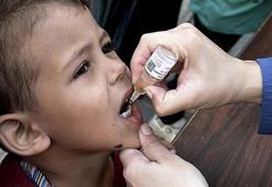 İsrail, Gazze'de çocuk felci aşısının yapıldığı sağlık merkezini bombaladı