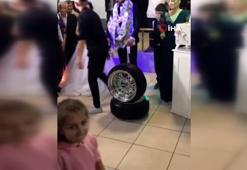 Damada 35 bin liralık jant ve lastik hediye etti, gören bir daha baktı