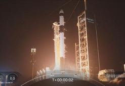 Uluslararası Uzay İstasyonu'na malzeme taşıyan SpaceX uzay aracı yörüngeye fırlatıldı