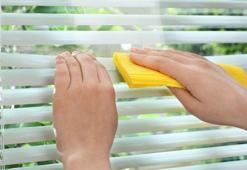 Çile çektiren stor perde temizliğine son! Takıp çıkarmadan şipşak bitiyor, sonuç tertemiz