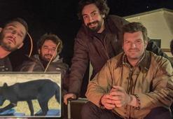 Kıvanç Tatlıtuğ dostlarıyla barbekü partisi yaptı! 'Birkaç iyi adam ve yakışıklı tilkimiz'