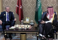 Erdoğan'dan Riyad'da diplomasi trafiği! Veliaht Prens Selman ile bir araya geldi